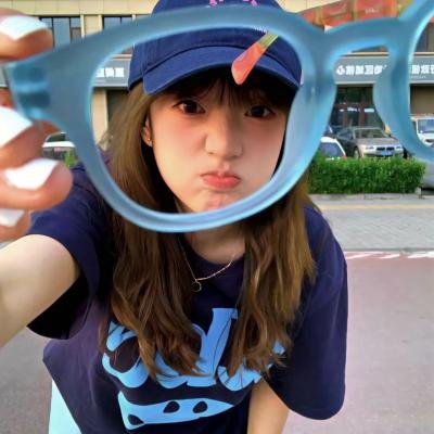 海底裸女
